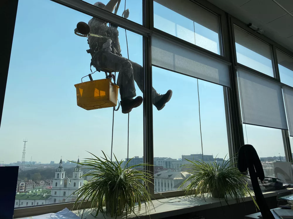clean windows out side